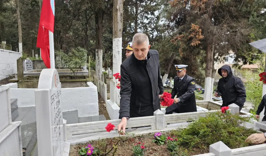 Kocaeli Gölcük'te şehitler törenlerle anıldı