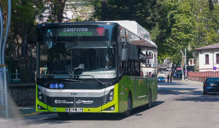 Kocaeli otobüs ve tramvaylarına 'Şampiyon Kocaelispor' yazdı