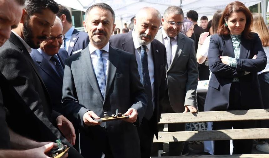 Vali Aktaş, Özel Adem Ceylan Final Teknik Koleji Bilim ve bahar şenliğine katıldı