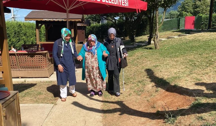 Kartepe'de Alo Evlat sağlık kulübü, hayata dokunmaya devam ediyor.