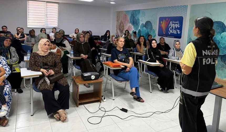 Narkotik polisinden annelere eğitim