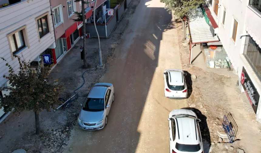 Başiskele Cumhuriyet Caddesi'nde üstyapı atağı
