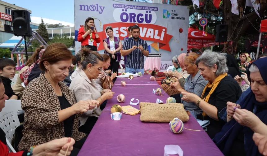 İzmit'te renkli 'örgü'