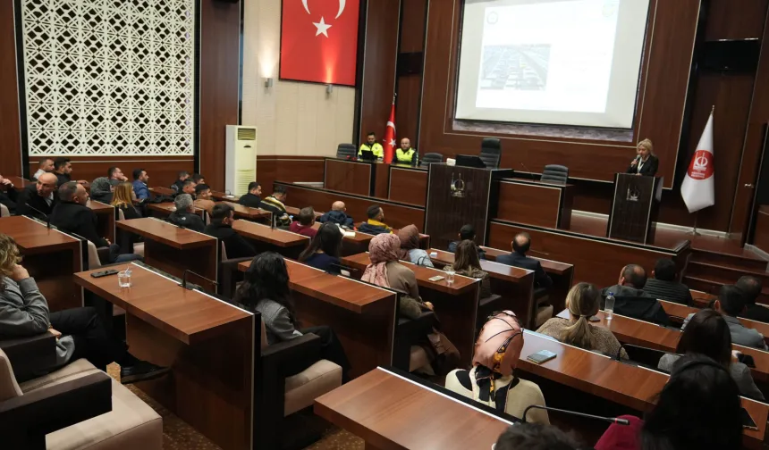 Keçiören Belediyesi'nde hizmet içi 'trafikte güvenli sürüş' eğitimi