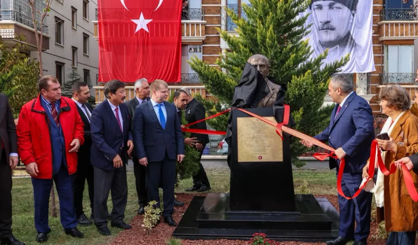 Keçiören'de Kaysın Kuliyev'in yeni büstü törenle açıldı