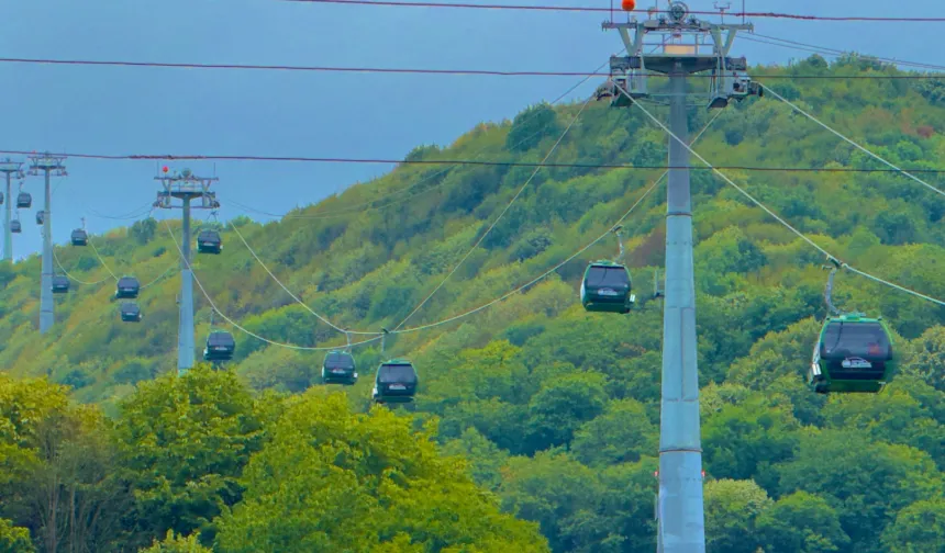 Ara tatil keyfi Kartepe Teleferik'te katlanıyor