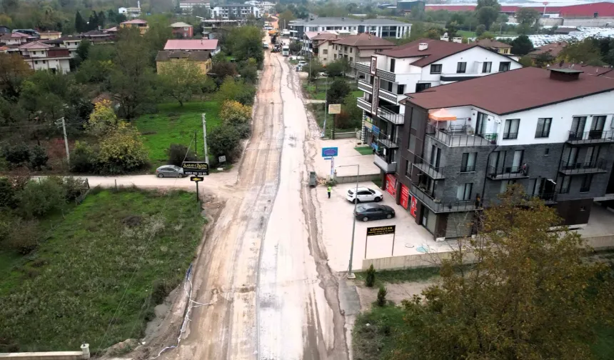 Kartepe Çepni Caddesi'nde üstyapı yenileniyor