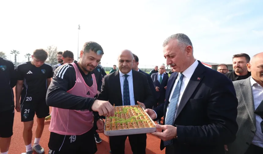 Kocaelispor'a Başkan Büyükakın'dan moral veren ziyaret