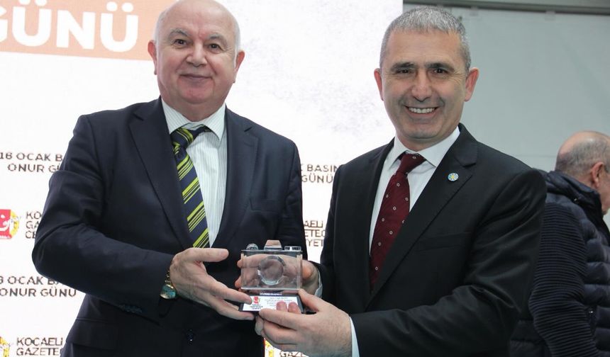 Gazeteci Yüksel Ercan'a meslekte 40. yıl ödülü