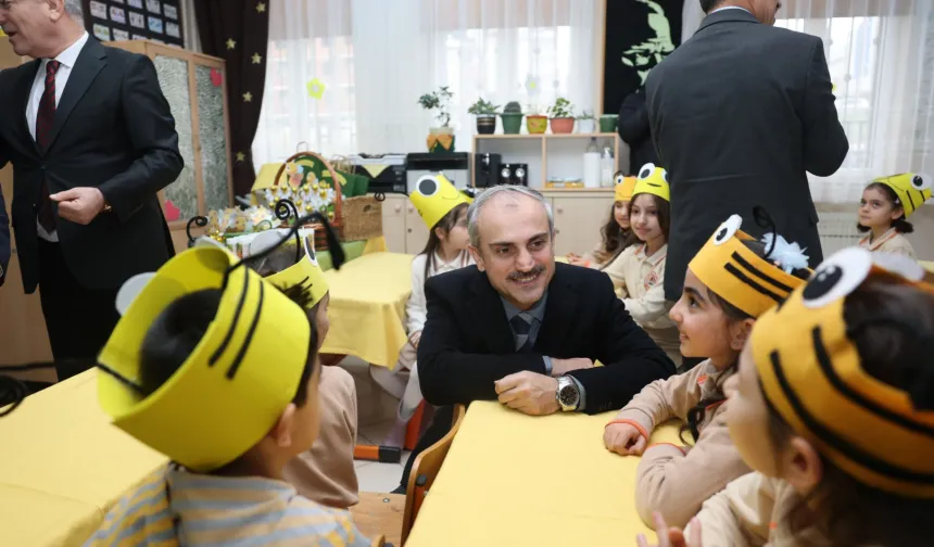 Çayırovalı öğrenciler karne heyecanı yaşadı