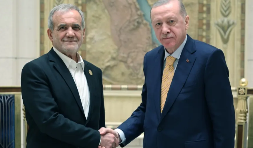 Cumhurbaşkanı Erdoğan, İranlı mevkidaşıyla görüştü