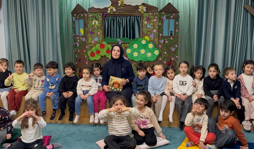 Esra Çergel Ocak, Bakü’de çocuklarla masal buluşmasında