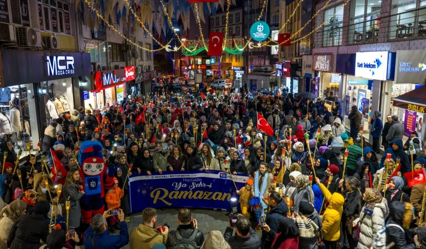 Gebze'de Ramazan'a özel 'Fener Alayı'