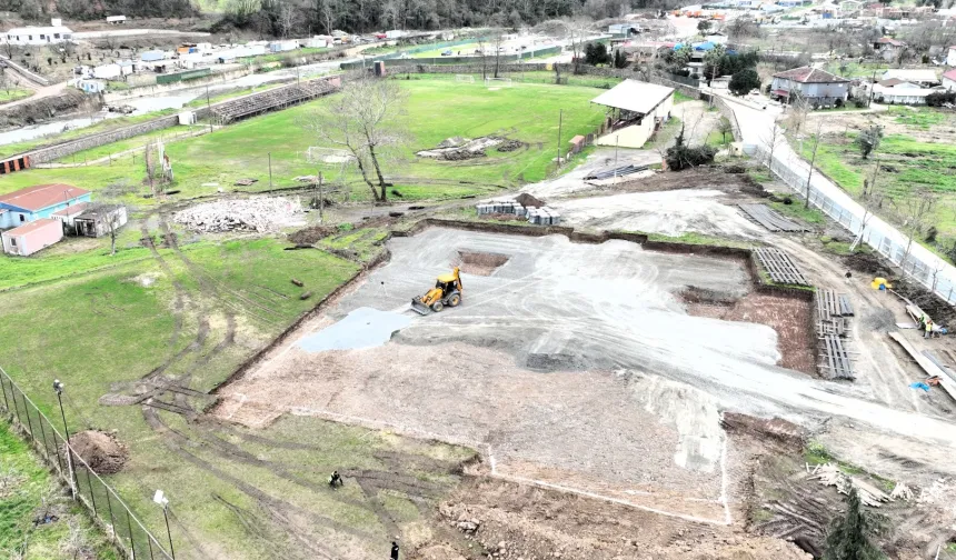 Gölcük Spor Kompleksi'ne ilk kazma vuruldu