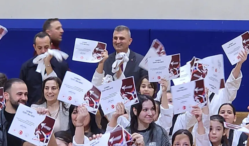 Gölcük'te 70 Taekwondocu kuşak atladı