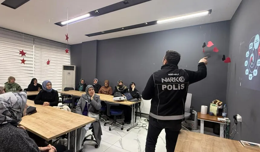 Kocaeli Anne Şehir'de 'En İyi Narkotik Polisi Anne' eğitimi