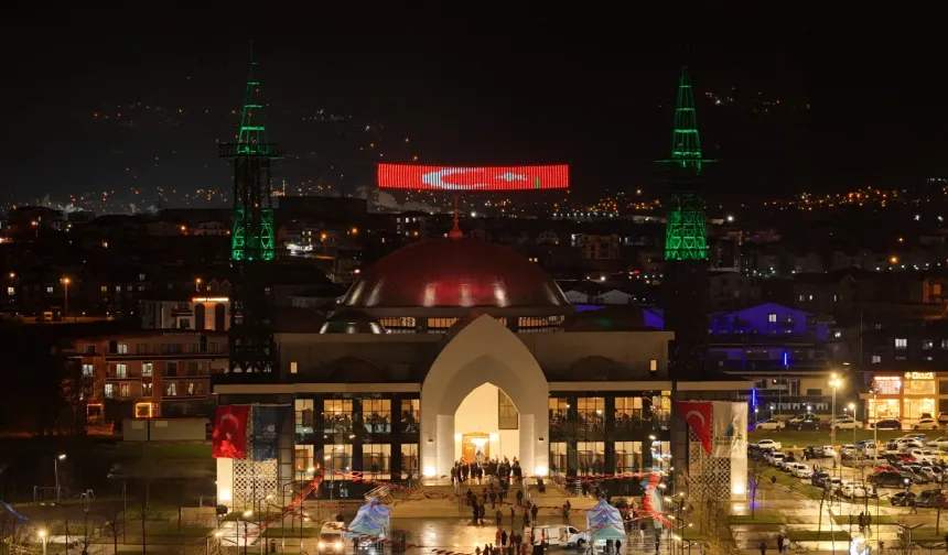 Kocaeli Büyükşehir'den Kartepe Meydanı'na yeni cami