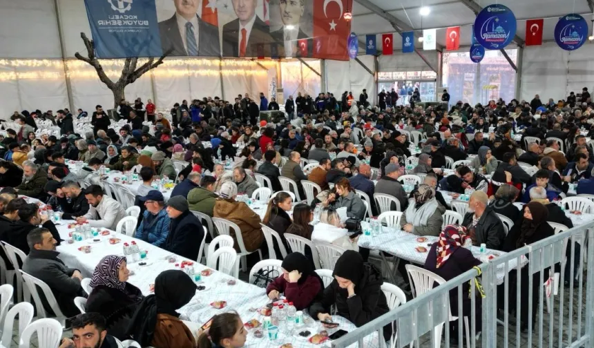 Gebze'de ilk İftar binlerce vatandaşla paylaşıldı
