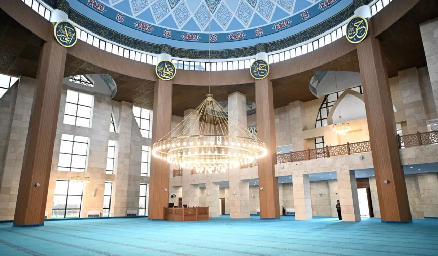 Kartepe Kent Meydanı Camii ilk teravihle açılıyor