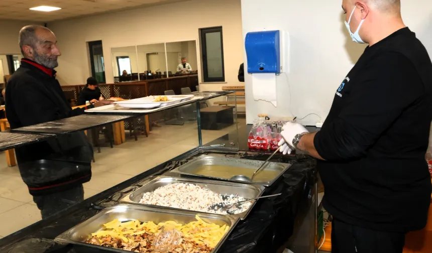 Kocaeli'de kimsesizlere ev sıcaklığında hizmet