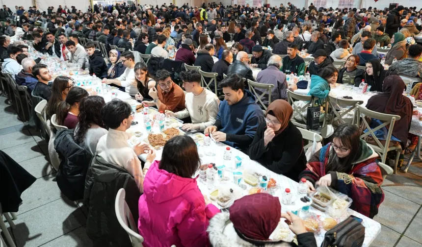 Kocaeli'nin Ramazan Çadırı'nda ilk oruçlar açıldı