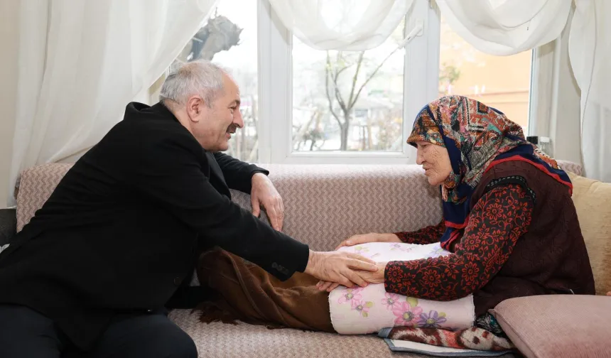 Gebze'de 100 yaşındaki Hesna Teyzeye ziyaret