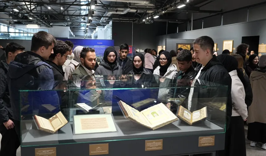 Kocaelili gençler, 'Mukaddes Emanetlere' sahip çıkıyor