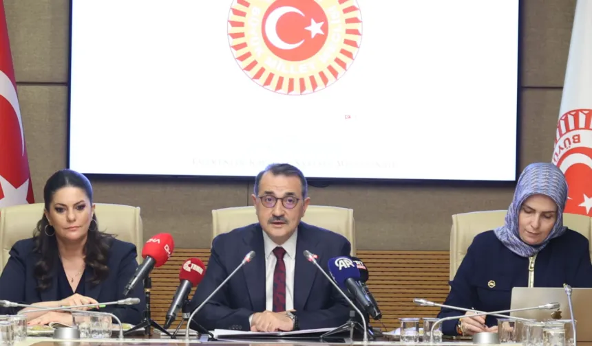 Komisyon beklenen raporu sundu... Türkiye yapay zekâda üreten ve düzenleyen olacak