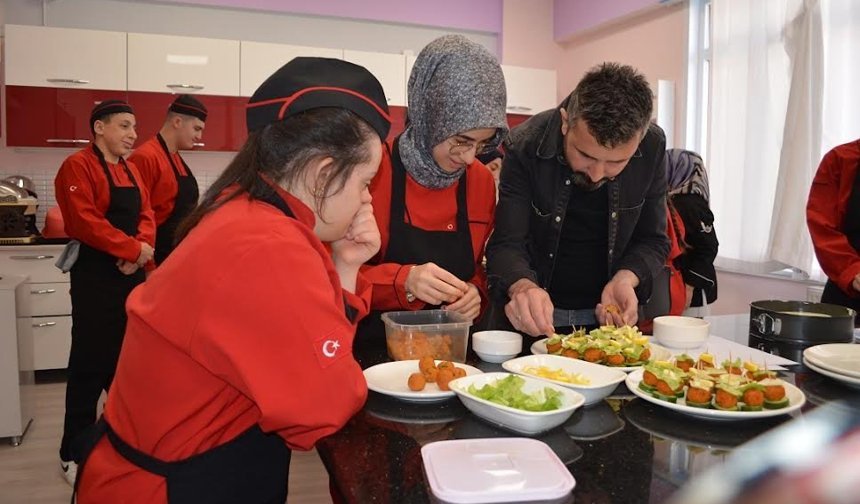En özel mutfak bölümü çalışanları bu okuldan yetişiyor