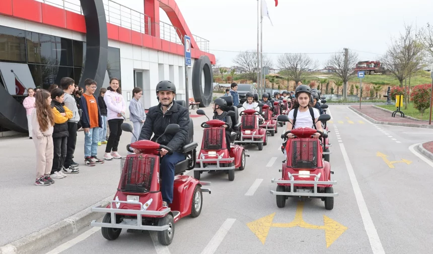 Çayırovalı minikler Trafik Eğitim Parkı'nda buluştu