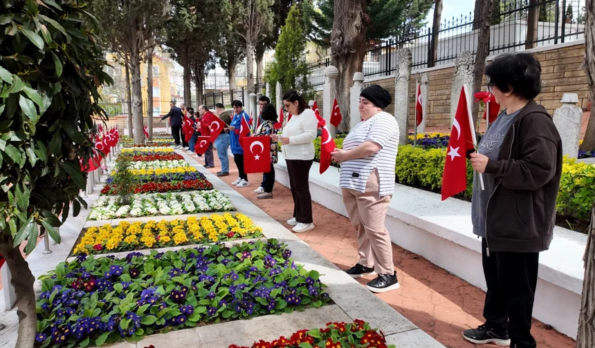 Kocaeli'de Goncalı bireylerden şehitlere vefa ziyareti
