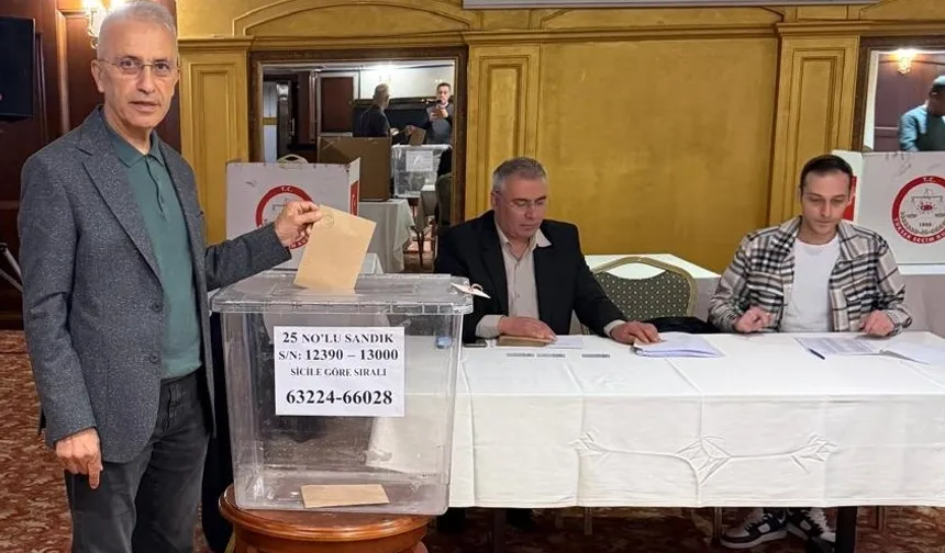 Ömer Çeker'den emek mücadelesine Hürriyetçi Sağlık Sen'le devam