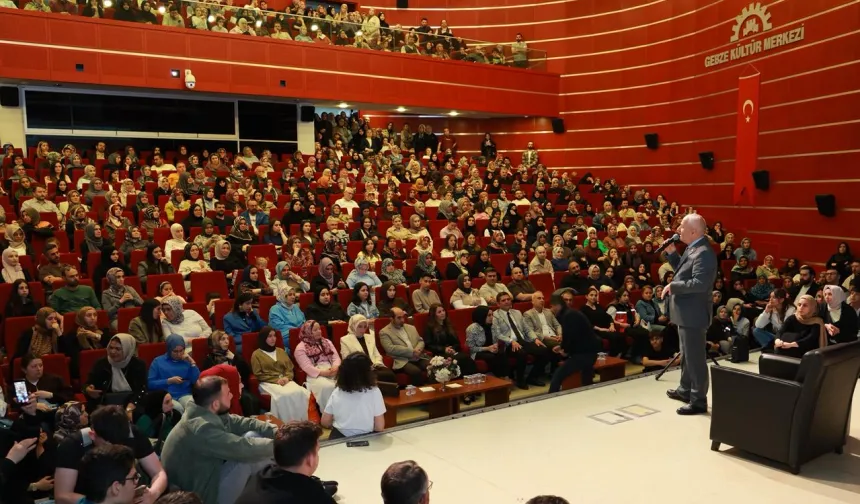 Gebze'de 'Ailenin İçinde Saklı Cennet' söyleşisine yoğun ilgi