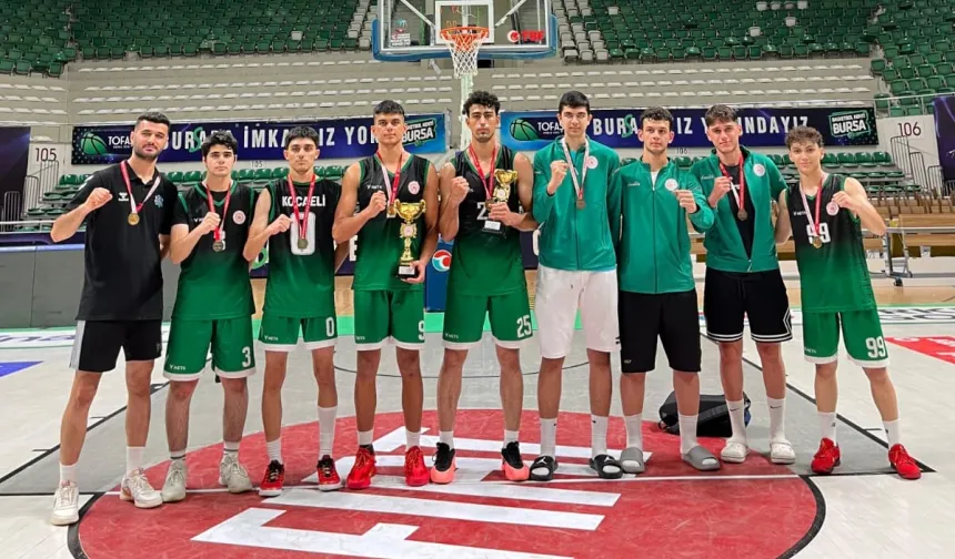 Çayırova'nın genç basketbolcuları Marmara bölge şampiyonu oldu