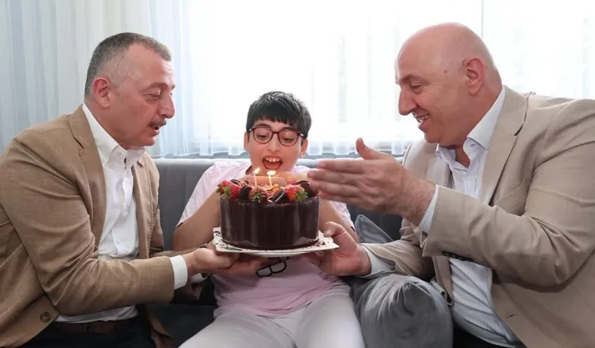Kocaeli'de Başkan Büyükakın'dan doğum günü sürprizi