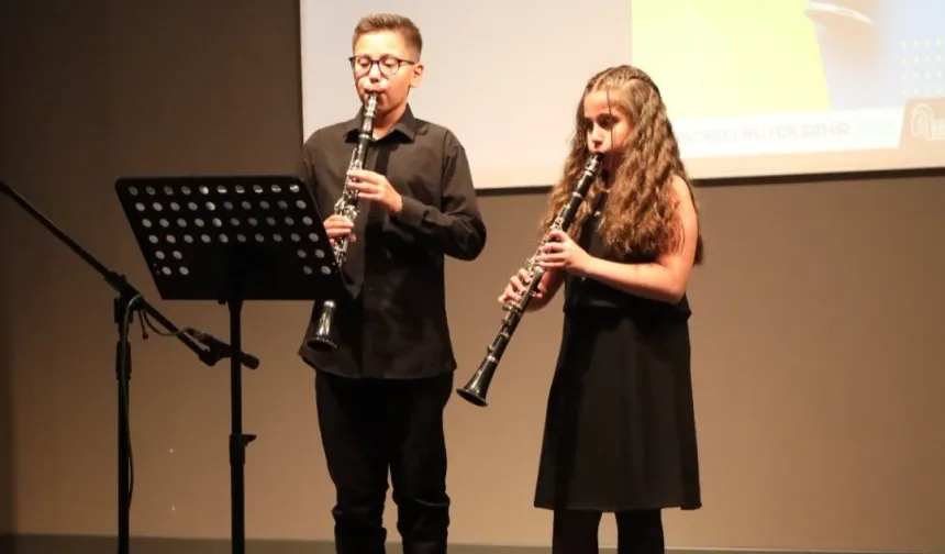 Kocaeli'de öğrenciler yıl sonu konserinde gururlandırdı