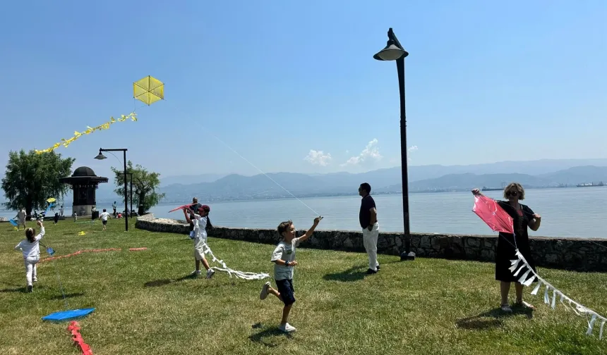 Uçurtmalar Kocaeli'den barışa uçtu