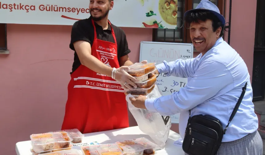 İzmit'te kaliteli ve ekonomik yemek desteğini sürdürüyor