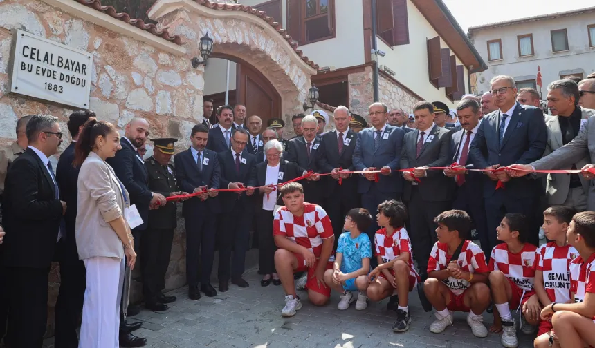 Celal Bayar, vefatının 40. yılında Bursa Gemlik'te anıldı