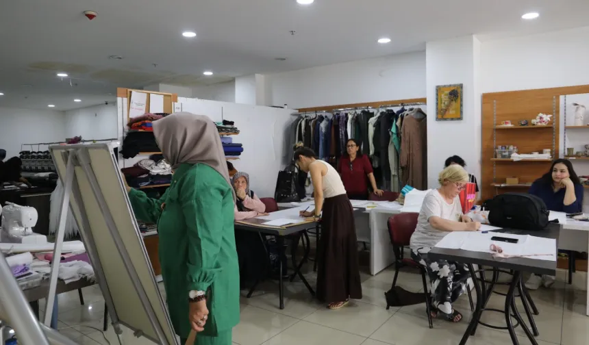 İzmit'te kadınlara yaz dönemi dikiş kursu