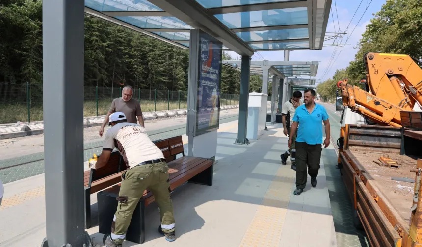 Kocaeli'de tramvay duraklarına 260 yeni bank