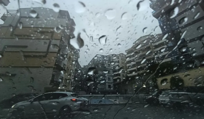 Hava sıcaklıkları düşüyor! Çok sayıda bölgede kuvvetli yağış bekleniyor