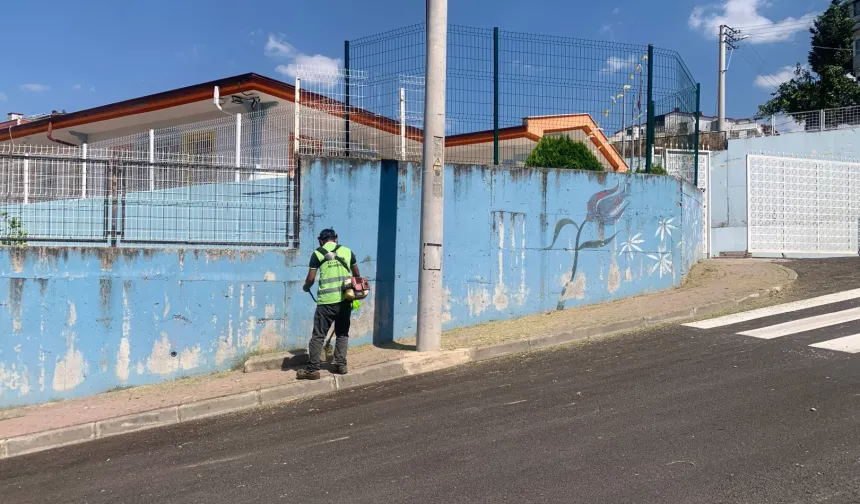Kocaeli Çayırova'daki okullarda bakım çalışması sürüyor
