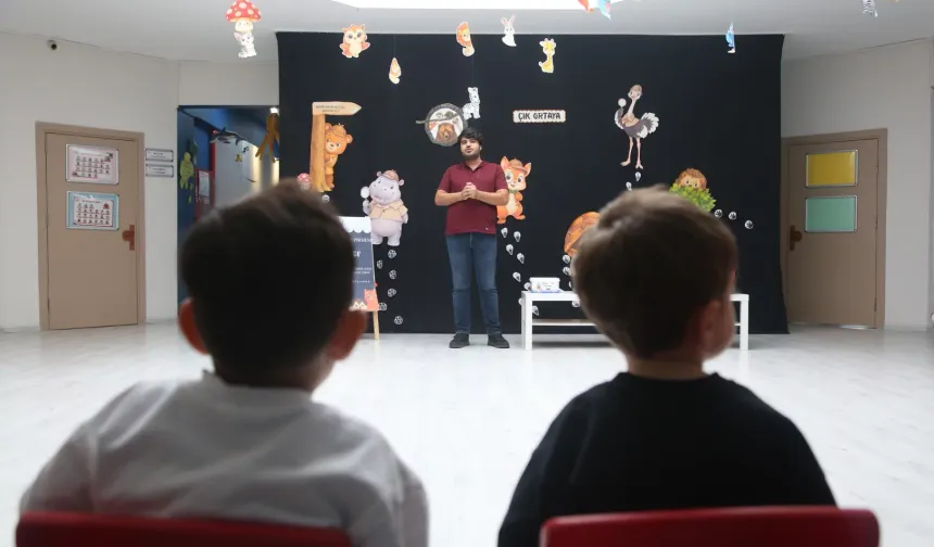 Veteriner olmak isteyen Çayıovalı minikler sokak hayvanları hakkında bilgi aldı