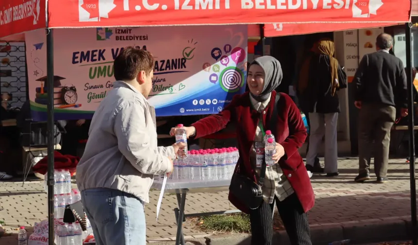 İzmit Belediyesi KPSS ön lisans sınavına giren adayları yalnız bırakmadı