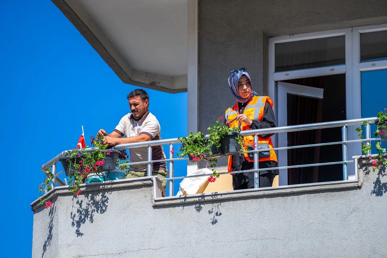 Gebze'de komşuluk çiçek açtı